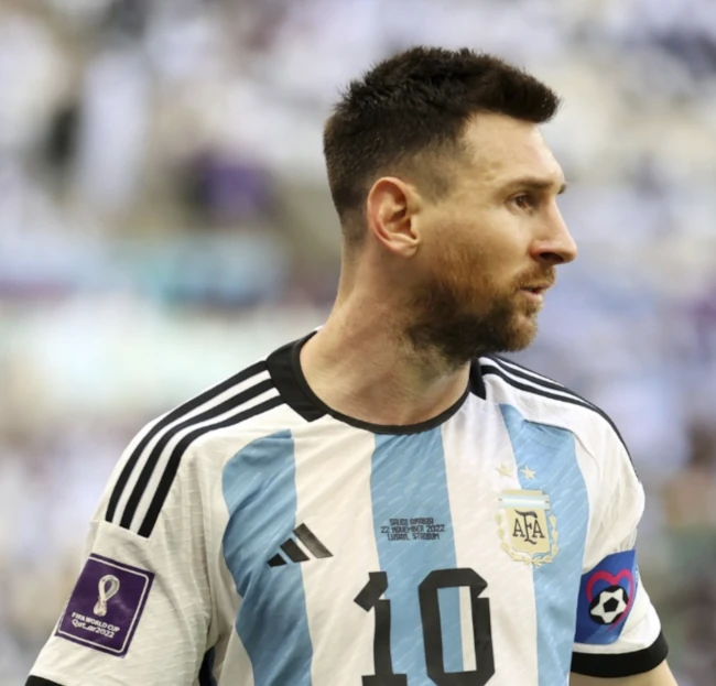 O jogador de futebol argentino Lionel Messi ganhou a sua sexta