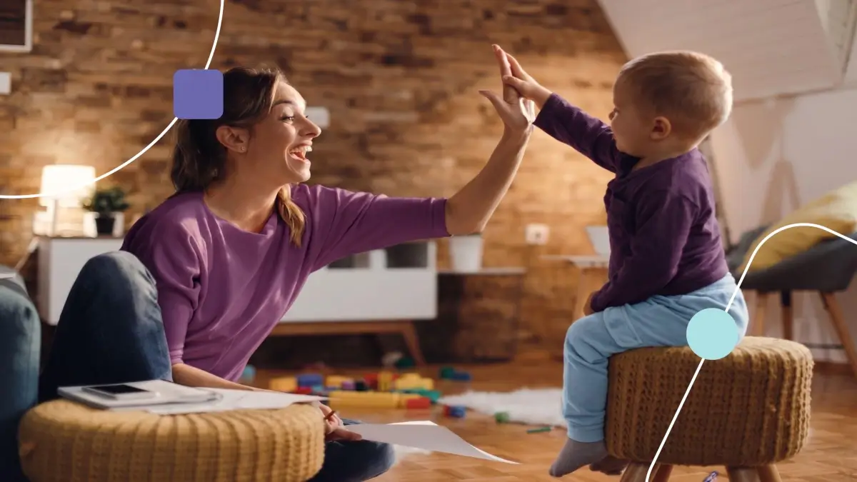 desenvolvimento infantil no autismo: mãe e filho se divertindo